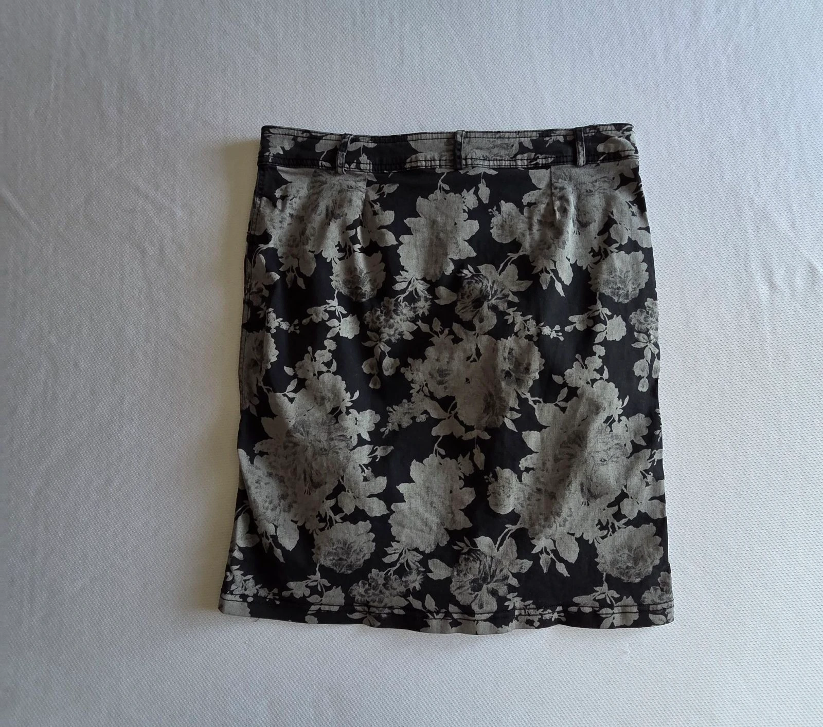 Falda recta con estampado floral negro y gris L 42 falda de algodón elástico – photo 3
